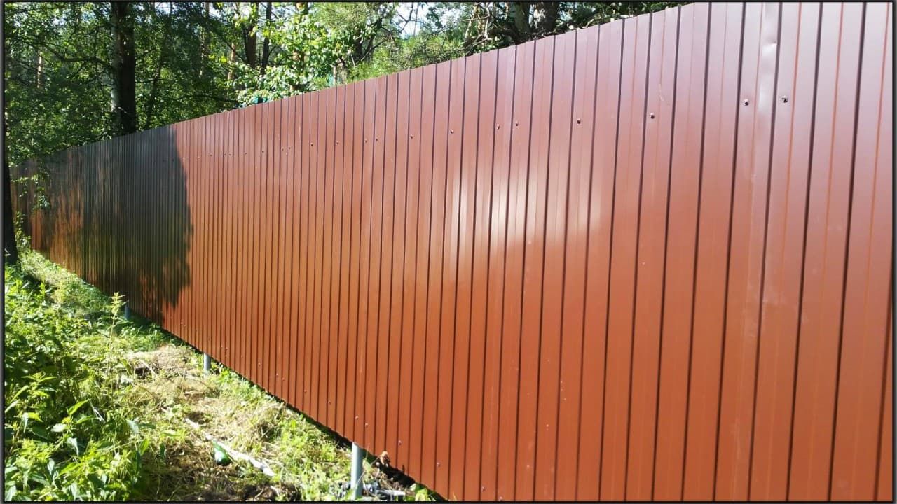 Купить заборы из профнастила с установкой | цены под ключ в Москве