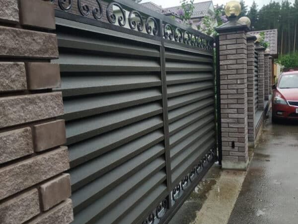 Комбинированные заборы купить в Москве по выгодной цене