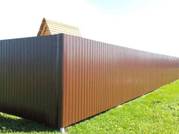 Какой профнастил лучше выбрать для забора?