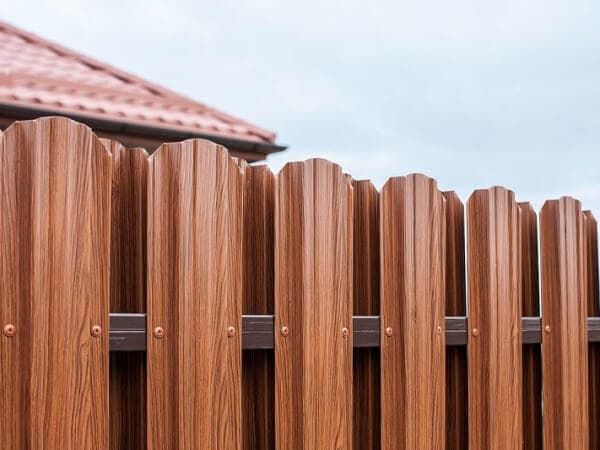 Современные тенденции в дизайне заборов